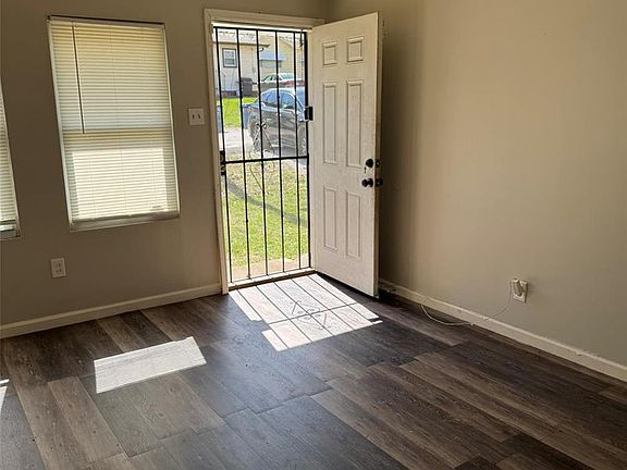 2nd image of 2547 Oakcrest Ave