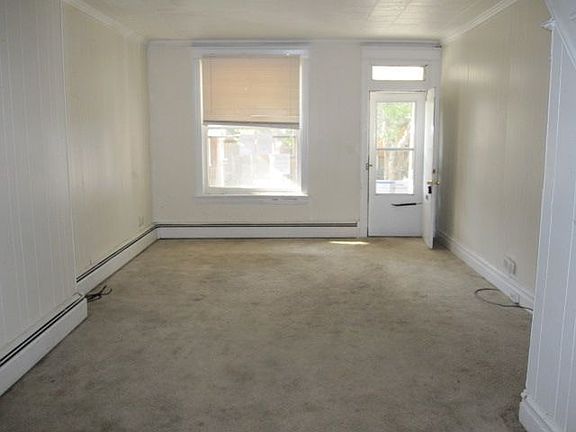 3rd image of 1841 Park St