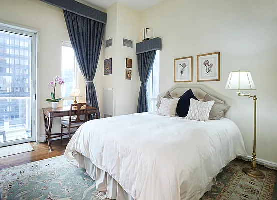 Sold by Compass | media 17