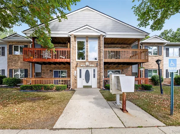 1684 Shoemaker Dr, Westland, MI 48185