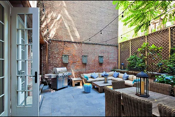 Sold by Corcoran | media 19