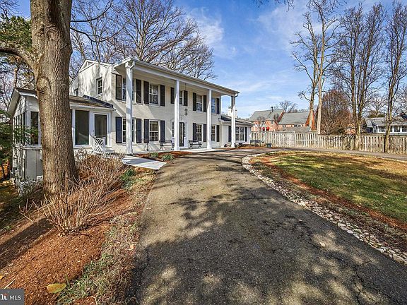 4th image of 1609 Fort Hunt Ct