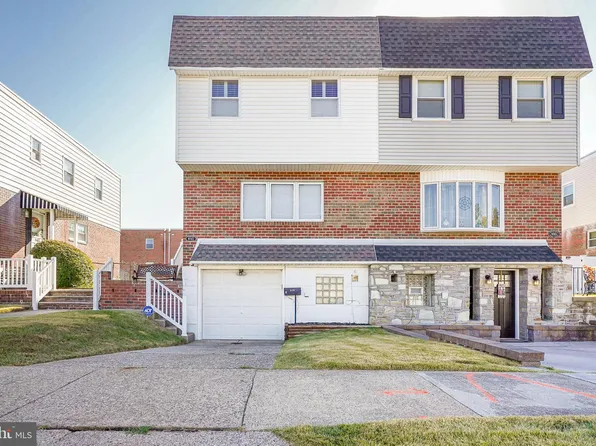 9745 Evans St, Philadelphia, PA 19115