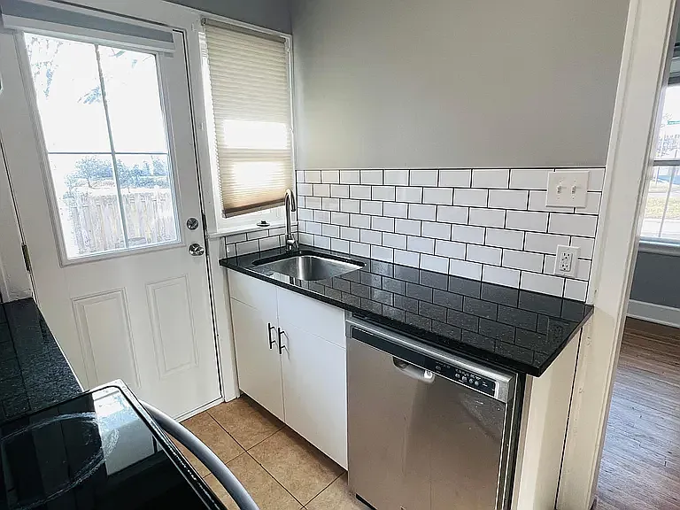 2 bed, 1000 sqft, $1,849 — Photo 4