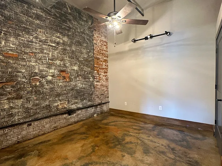 252 N Franklin St #101 — Photo 4