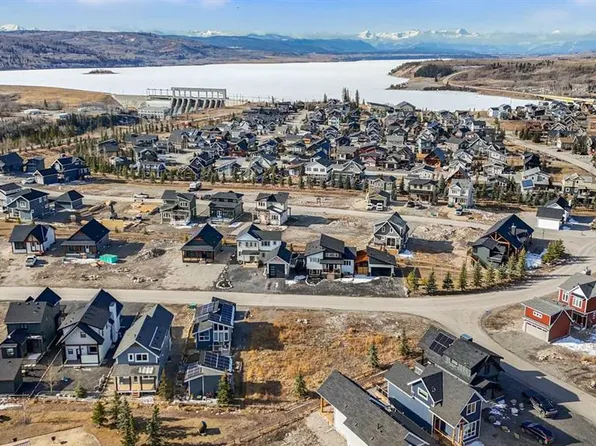 116 Cottageclub Dr, Rocky View County, AB T0L 1N0