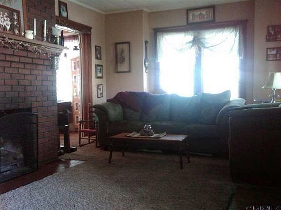 3rd image of 132 East St