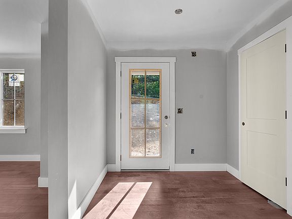 5th image of 123 Cherokee Ridge Dr