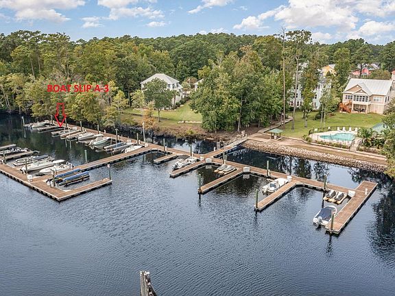 3rd image of 124 Harbor Oaks Dr.