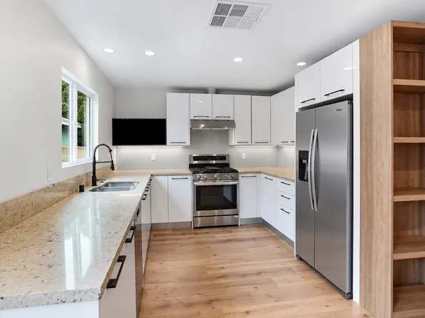 22934 Roscoe Blvd, West Hills, CA 91304