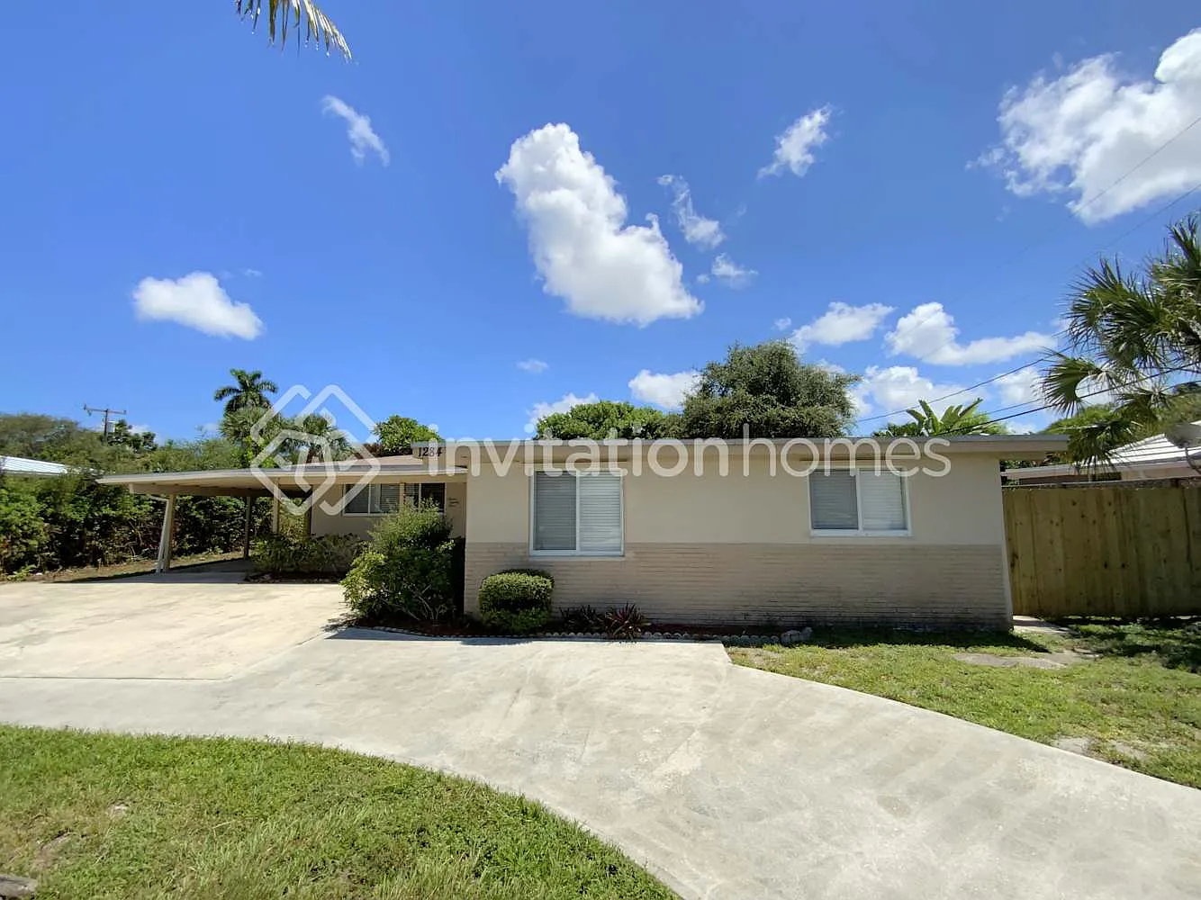 1284 NW 5th St Boca Raton, FL 33486 — Photo 1