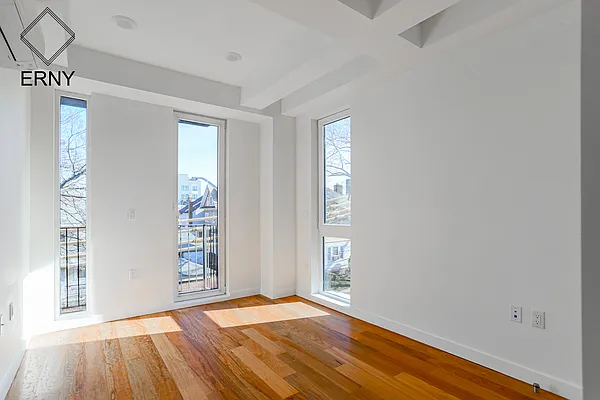 Rented by ERNY LLC | media 7