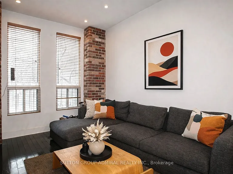 177 Logan Ave #MAIN FLOOR — Photo 4