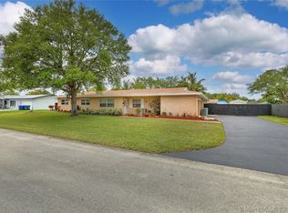 11322 SW 104th Ave, Miami, FL 33176