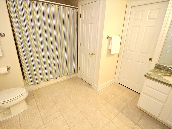 3rd image of 5 Old Manor Ct