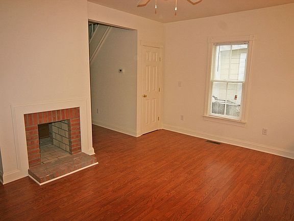 4th image of 204 S Aurora St