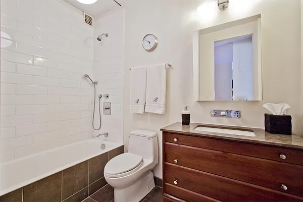 Sold by ROOM Real Estate | media 40