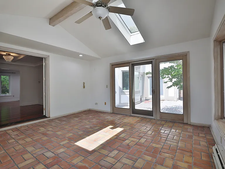 1086 Ravine Ridge Dr — Photo 16