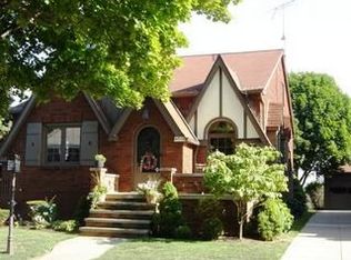 15011 Merrimeade Dr, Cleveland, OH 44111