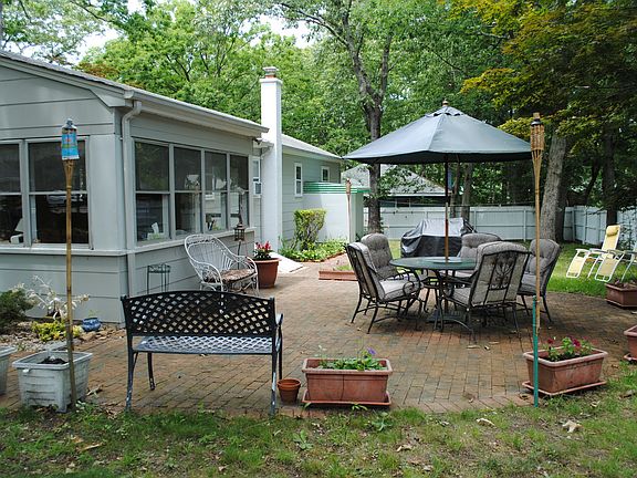 2nd image of 32 Birch St