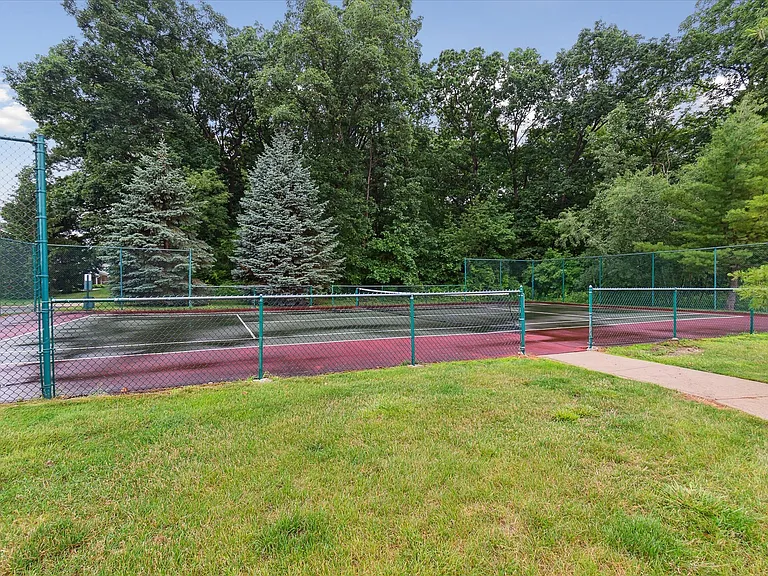 Westbury Apartments — Photo 45