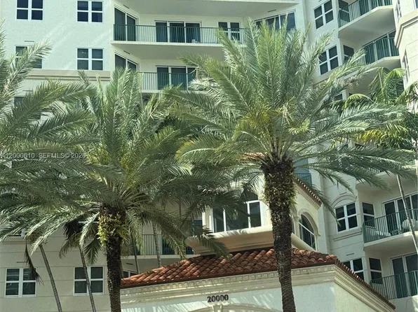 20000 Country Club Dr Penthouse 9, Aventura, FL 33180