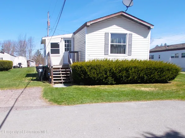 31 Mountain Laurel Vlg #31, Moscow, PA 18444