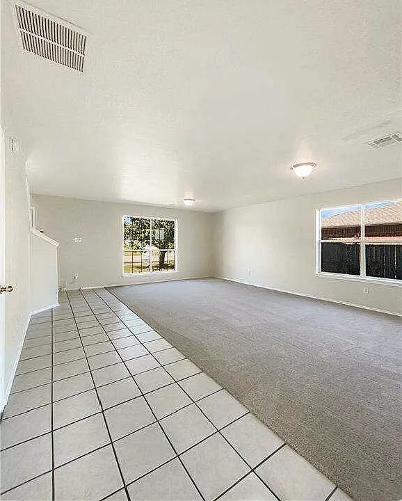 4 bed, 3.0 bath, 2555 sqft, $1,955 — Photo 3