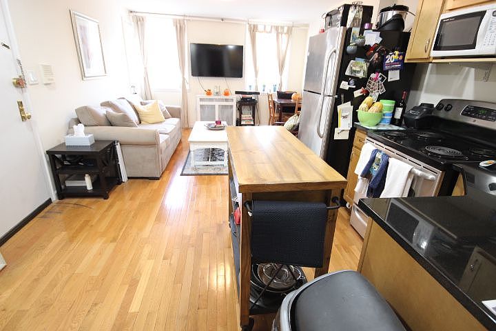 2nd image of 447 6th Ave #2