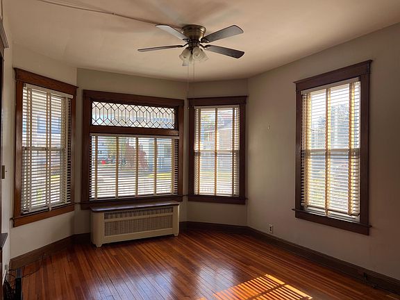 3rd image of 1109 N Elmwood Ave #1109
