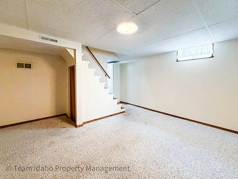 1203 Logan St — Photo 34