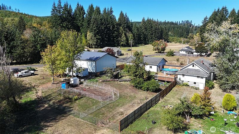 4th image of 103 4th Avenue