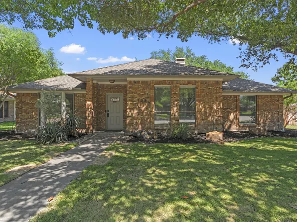 156 Simmons Dr, Coppell, TX 75019