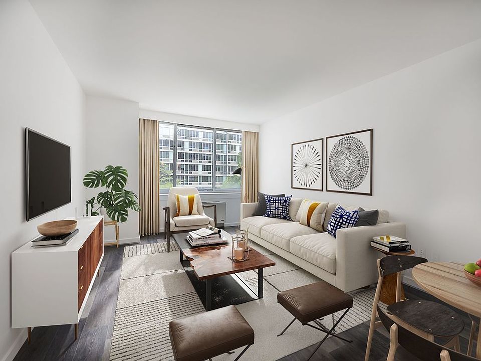 1st image of 229 Chrystie St Ph 10