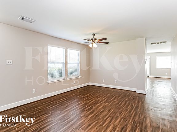 3rd image of 20730 Settlers Lake Cir N