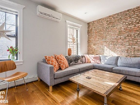 4th image of 226 Cumberland St APT 2