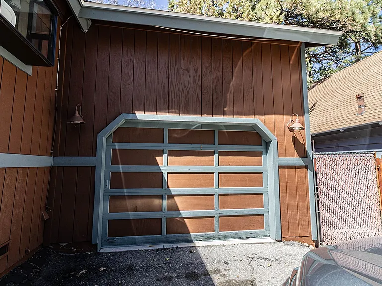790 Highland Ln — Photo 3