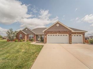 1002 Wyandot Ct, Mascoutah, IL 62258
