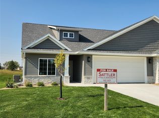 1336 Forest Ridge Ct NE, Swisher, IA 52338