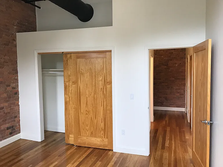 27 Western Avenue — Photo 13