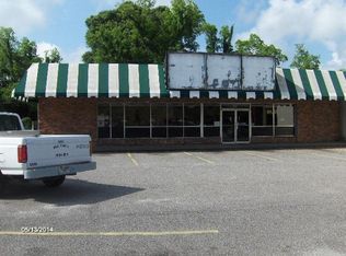 910 Memorial Dr, Waycross, GA 31501