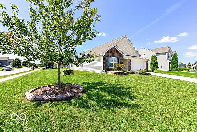 3 bed, 1804 sqft, $2,100 — Photo 3