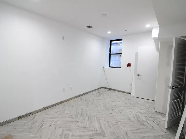 433 N 35th St #1R — Photo 3