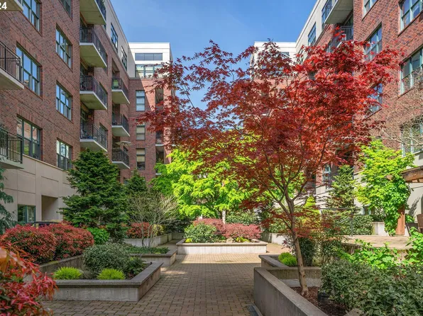 820 NW 12th Ave APT 202, Portland, OR 97209