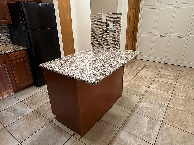 Kitchen/hall