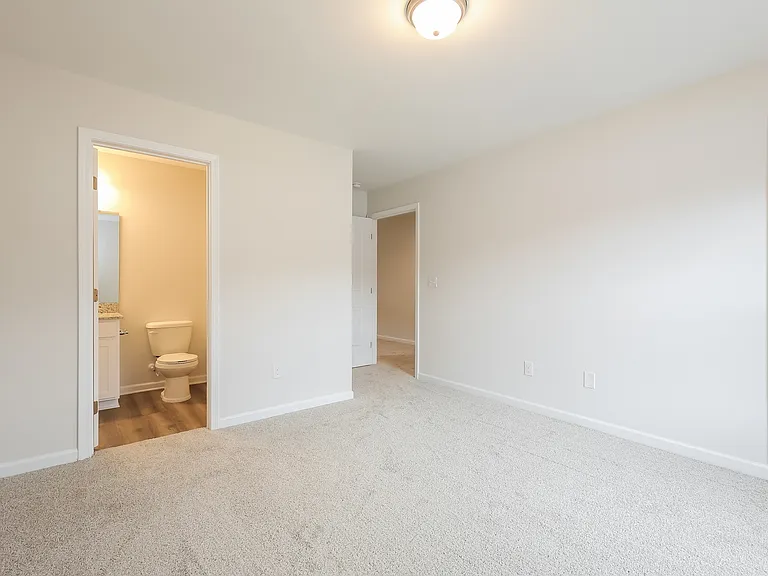 310 Noble Ln — Photo 14