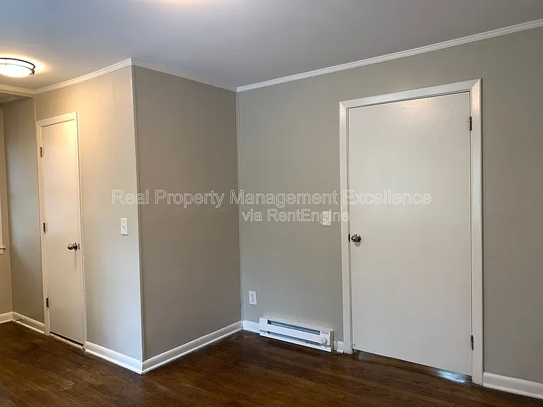 1136 Gorman St #B — Photo 12
