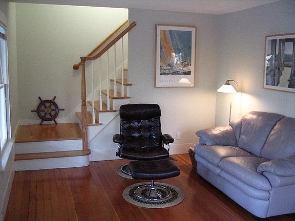 28 Terrace Ave. Living Room