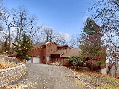 821 Shadow Ridge Rd, Franklin Lakes, NJ, 07417