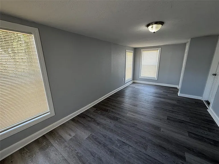 313 S Palm Ave — Photo 3